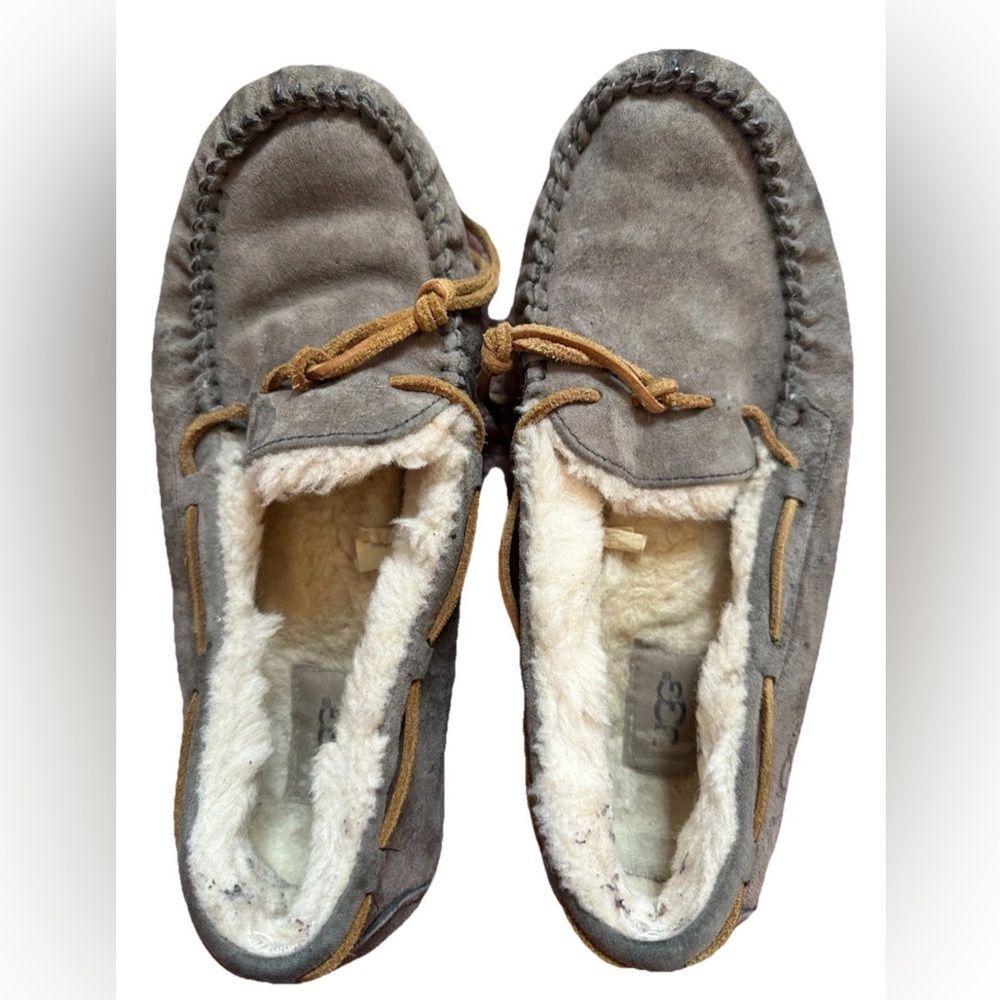 UGG GREY LEATHER Dakota MOCCASIN SLIPPERS US Women’s 9 SN 5612